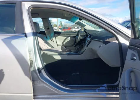 2009 Cadillac Cts Standard from USA, damaged, VIN 1G6DF577490136938